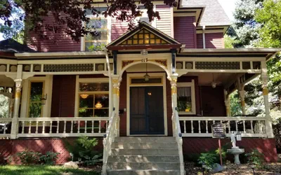 Historic Victorian Inn - Upper Lofts (3rd Floor)