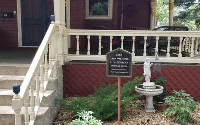 Photo 2 - Historic Victorian Inn Downtown (8 Bed 6 Bath)