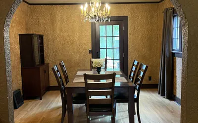 Photo 5 - Historic Twin Tudors Inn Southeast Room (KP1400SE)