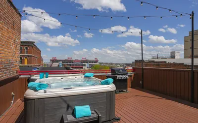 Photo 2 - The Titan Penthouse Downtown