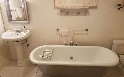 Photo 2 - Historic Victorian Inn - White Suite (KP117White)
