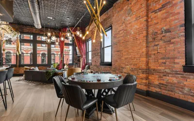 Photo 4 - The Songbird-Luxury Penthouse Banker's Alley-Walk to Broadway