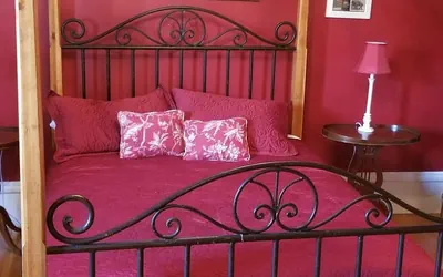 Photo 5 - Historic Victorian Inn - Red Suite (KP117Red)