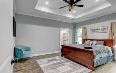 Photo 2 - 3451 😇Renovated gem. Chef Kitch. Wheelchair A. Free Parking