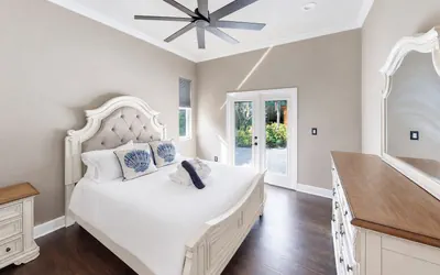 Photo 5 - Luxury Pool Home in Riverview Tampa