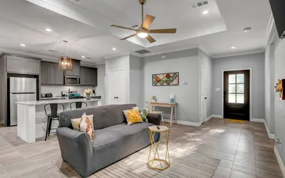 Photo 3 - 3451 😇Renovated gem. Chef Kitch. Wheelchair A. Free Parking