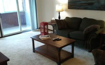 Photo 5 - Tomar Park Apt w/ Porch KP101APT2