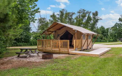 Glamping Escape on Lake Livingston