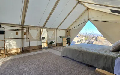 Off-Grid Retreat Overlooking the Valley