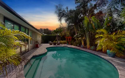 Photo 3 - Luxury Pool Home in Riverview Tampa
