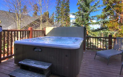 Photo 3 - Highwood Hideaway