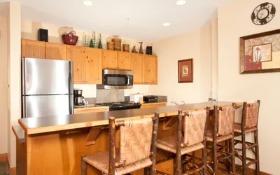 Photo 5 - 2Br Condo @ Springs 8848~Walk to slopes