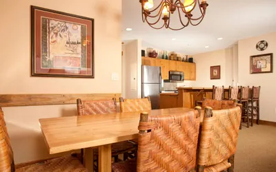Photo 4 - 2Br Condo @ Springs 8848~Walk to slopes
