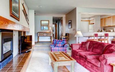 Photo 2 - Spacious 2Br Condo in Sleeps up to 6.