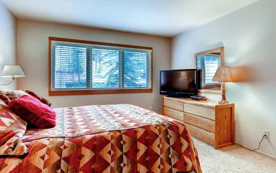 Photo 3 - Spacious 2Br Condo in Sleeps up to 6.