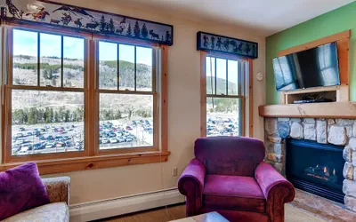 Photo 4 - Sleeps 4~Walk to the Slopes~No cleaning Fees