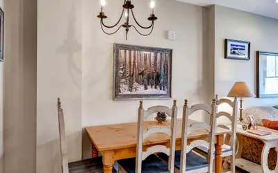 Photo 2 - Sleeps 4~Walk to the Slopes~No cleaning Fees