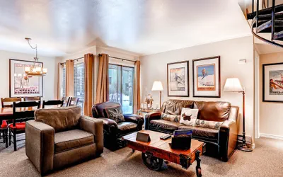 Photo 5 - Spacious, Upgraded 2 Bdr w/ Fireplace & Hot Tub Access
