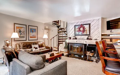 Photo 4 - Spacious, Upgraded 2 Bdr w/ Fireplace & Hot Tub Access