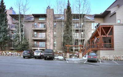Photo 4 - 204 Snowdance Manor
