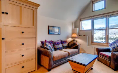 Photo 4 - Studio condo w/full kitchen Walk to the slopes Kids Ski Free