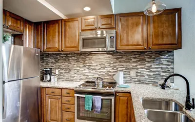 Photo 4 - Nicest 1Br Condo in Lakeside Village! Kids Ski Free