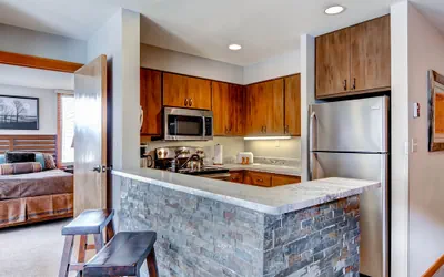 Photo 4 - Beautifully Renovated 1Br Condo~Sleeps up to 4