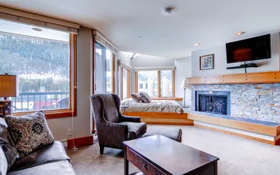 Photo 5 - Beautifully Renovated 1Br Condo~Sleeps up to 4