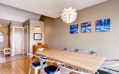 Photo 5 - Renovated, spacious, beautiful! Stay here & kids ski free!