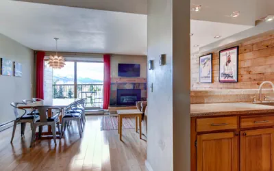Photo 2 - Renovated, spacious, beautiful! Stay here & kids ski free!
