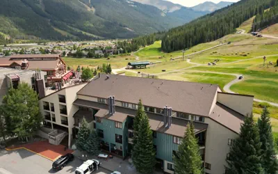 Photo 4 - Newly Remodeled Ski-In Ski-Out Right By The Lift - FP304