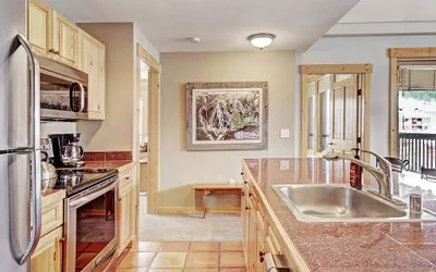 Photo 5 - Amazing Condo in Heart of Center Village - TX304