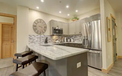 Photo 4 - Newly Remodeled, Open Layout, with Incredible Views - CS302