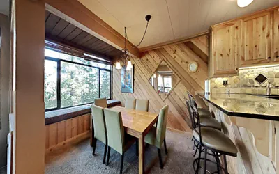 Photo 5 - Great 2 Bedroom Condo Right Across Canyon Lodge! Walk To Lifts! Free Gondola to Village! (Unit 553 at 1849)