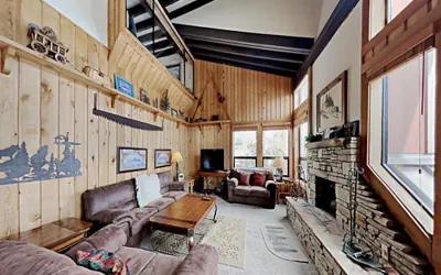 Photo 2 - Comfortable Condo Slopeside at Mammoth | Quiet Neighborhood on Hill (Unit 634 at 1849)
