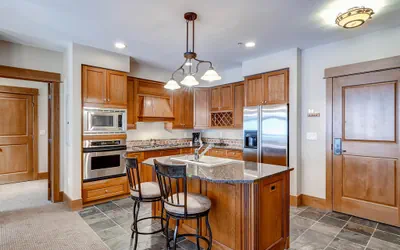 Photo 2 - 2Br Ski-in/Ski-out on mountain~Lone Eagle 3008~Kids Ski Free