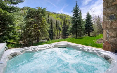 Photo 2 - 5BR Alpine Luxury Home with Private Hot Tub Save 20% on 7+ Nights!