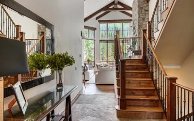 Photo 4 - 5BR Alpine Luxury Home with Private Hot Tub Save 20% on 7+ Nights!