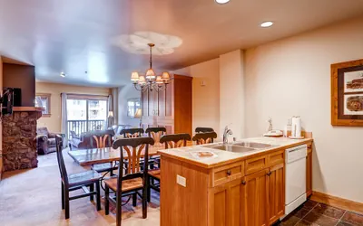 Photo 4 - Large 2Br Condo @ Red Hawk 2272~Walk to slopes