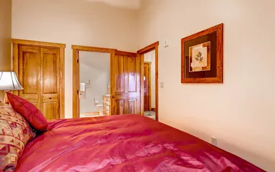 Photo 5 - 1Br Condo @ Red Hawk 2291~Walk to Gondola~Kids Ski Free!