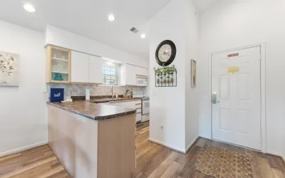 Photo 3 - HHL-K12 -Sunset Penthouse