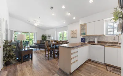 Photo 2 - HHL-K12 -Sunset Penthouse
