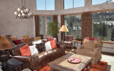 Photo 2 - Spacious 4 Bedroom + Loft 4.5Ba Condo- Ski in/out