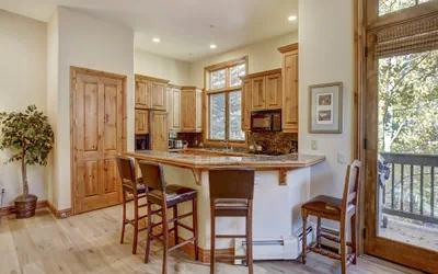 Photo 3 - Cozy & Central Arrowhead Village 3BR Townhome-Sleeps 6