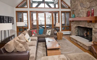 Photo 2 - Lavish 3BR/3.5BA Bachelor Gulch Condo - Ski In / Ski Out