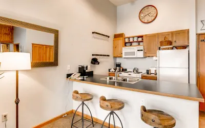 Photo 3 - Value 1Br Condo~Jackpine 8023 No Cleaning Fees Kids Ski Free
