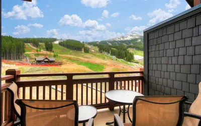 Photo 3 - Penthouse 4 Bedroom Condo at Base of Peak 8