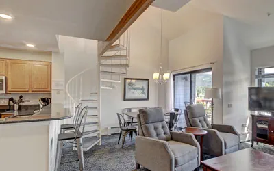 Photo 2 - Perfectly Located 1Br With loft- Close to Lifts & Downtown
