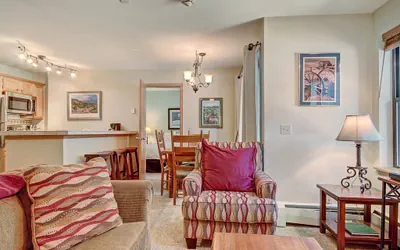 Photo 5 - Cozy  & Convenient 1Br - Just steps to Vibrant Apres-Ski 4ppl