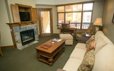 Photo 3 - Sundial Lodge Condo Steps from Red Pine Gondola Save 20% on 7+ Nights!